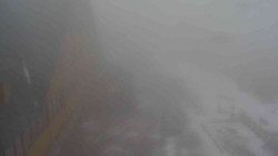 Parkoviště a hlavní vchod