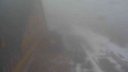 Parkoviště a hlavní vchod