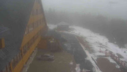 Parkoviště a hlavní vchod