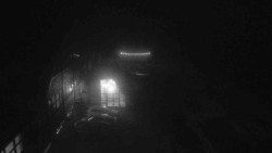 Parkoviště a hlavní vchod