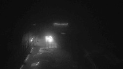 Parkoviště a hlavní vchod