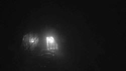 Parkoviště a hlavní vchod