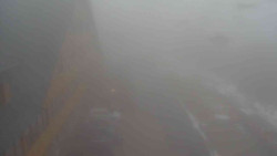 Parkoviště a hlavní vchod