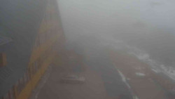 Parkoviště a hlavní vchod