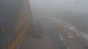 Sporthotel Kurzovní - Parkoviště a hlavní vchod - 9.12.2025 v 12:05 Sporthotel Kurzovní - Parkoviště a hlavní vchod - 9.12.2025 v 12:05