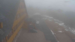 Sporthotel Kurzovní - Parkoviště a hlavní vchod - 9.12.2025 v 13:50 Sporthotel Kurzovní - Parkoviště a hlavní vchod - 9.12.2025 v 13:50