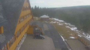 Sporthotel Kurzovní - Parkoviště a hlavní vchod - 9.12.2025 v 14:30 Sporthotel Kurzovní - Parkoviště a hlavní vchod - 9.12.2025 v 14:30