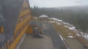 Sporthotel Kurzovní - Parkoviště a hlavní vchod - 9.12.2025 v 14:35 Sporthotel Kurzovní - Parkoviště a hlavní vchod - 9.12.2025 v 14:35