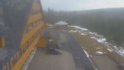 Parkoviště a hlavní vchod