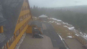 Sporthotel Kurzovní - Parkoviště a hlavní vchod - 9.12.2025 v 14:50 Sporthotel Kurzovní - Parkoviště a hlavní vchod - 9.12.2025 v 14:50