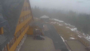 Sporthotel Kurzovní - Parkoviště a hlavní vchod - 9.12.2025 v 15:15 Sporthotel Kurzovní - Parkoviště a hlavní vchod - 9.12.2025 v 15:15