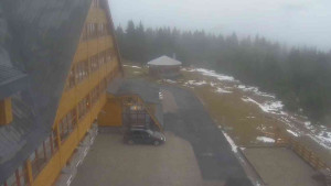 Sporthotel Kurzovní - Parkoviště a hlavní vchod - 9.12.2025 v 15:20 Sporthotel Kurzovní - Parkoviště a hlavní vchod - 9.12.2025 v 15:20