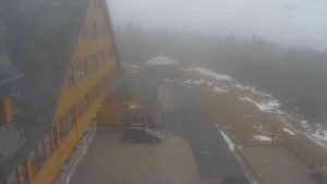 Sporthotel Kurzovní - Parkoviště a hlavní vchod - 9.12.2025 v 15:25 Sporthotel Kurzovní - Parkoviště a hlavní vchod - 9.12.2025 v 15:25