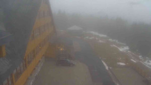 Sporthotel Kurzovní - Parkoviště a hlavní vchod - 9.12.2025 v 15:30 Sporthotel Kurzovní - Parkoviště a hlavní vchod - 9.12.2025 v 15:30