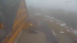 Sporthotel Kurzovní - Parkoviště a hlavní vchod - 9.12.2025 v 15:40 Sporthotel Kurzovní - Parkoviště a hlavní vchod - 9.12.2025 v 15:40