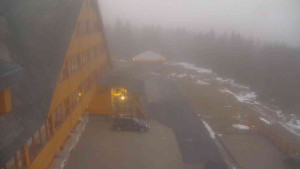 Sporthotel Kurzovní - Parkoviště a hlavní vchod - 9.12.2025 v 16:00 Sporthotel Kurzovní - Parkoviště a hlavní vchod - 9.12.2025 v 16:00