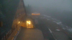 Sporthotel Kurzovní - Parkoviště a hlavní vchod - 9.12.2025 v 16:15 Sporthotel Kurzovní - Parkoviště a hlavní vchod - 9.12.2025 v 16:15