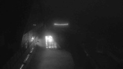 Parkoviště a hlavní vchod