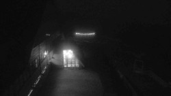 Parkoviště a hlavní vchod