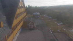 Parkoviště a hlavní vchod