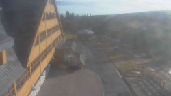 Parkoviště a hlavní vchod