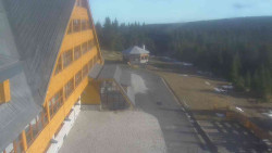 Parkoviště a hlavní vchod