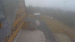 Parkoviště a hlavní vchod