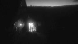 Parkoviště a hlavní vchod