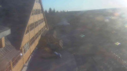 Parkoviště a hlavní vchod