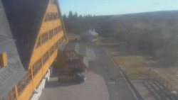 Parkoviště a hlavní vchod