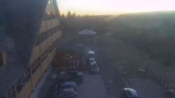 Parkoviště a hlavní vchod