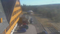 Parkoviště a hlavní vchod