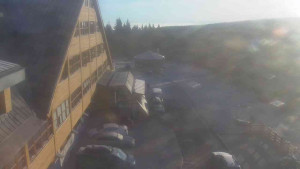 Sporthotel Kurzovní - Parkoviště a hlavní vchod - 14.12.2025 v 08:40 Sporthotel Kurzovní - Parkoviště a hlavní vchod - 14.12.2025 v 08:40