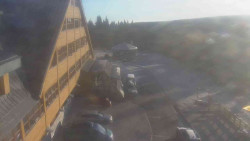 Parkoviště a hlavní vchod