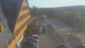 Sporthotel Kurzovní - Parkoviště a hlavní vchod - 14.12.2025 v 10:05 Sporthotel Kurzovní - Parkoviště a hlavní vchod - 14.12.2025 v 10:05