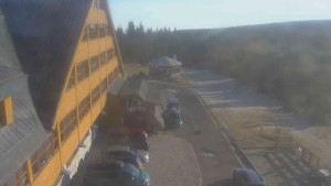 Sporthotel Kurzovní - Parkoviště a hlavní vchod - 14.12.2025 v 10:15 Sporthotel Kurzovní - Parkoviště a hlavní vchod - 14.12.2025 v 10:15