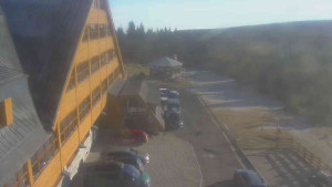 Sporthotel Kurzovní - Parkoviště a hlavní vchod - 14.12.2025 v 10:20 Sporthotel Kurzovní - Parkoviště a hlavní vchod - 14.12.2025 v 10:20