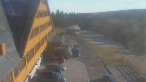 Sporthotel Kurzovní - Parkoviště a hlavní vchod - 14.12.2025 v 10:45 Sporthotel Kurzovní - Parkoviště a hlavní vchod - 14.12.2025 v 10:45