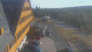 Sporthotel Kurzovní - Parkoviště a hlavní vchod - 14.12.2025 v 11:05 Sporthotel Kurzovní - Parkoviště a hlavní vchod - 14.12.2025 v 11:05