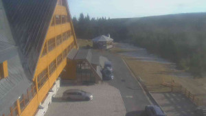 Sporthotel Kurzovní - Parkoviště a hlavní vchod - 14.12.2025 v 11:35 Sporthotel Kurzovní - Parkoviště a hlavní vchod - 14.12.2025 v 11:35