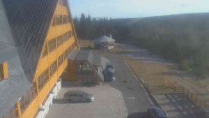 Sporthotel Kurzovní - Parkoviště a hlavní vchod - 14.12.2025 v 11:45 Sporthotel Kurzovní - Parkoviště a hlavní vchod - 14.12.2025 v 11:45