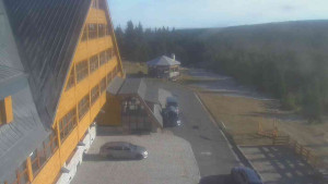 Sporthotel Kurzovní - Parkoviště a hlavní vchod - 14.12.2025 v 11:50 Sporthotel Kurzovní - Parkoviště a hlavní vchod - 14.12.2025 v 11:50