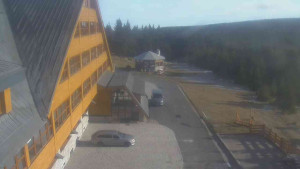 Sporthotel Kurzovní - Parkoviště a hlavní vchod - 14.12.2025 v 12:15 Sporthotel Kurzovní - Parkoviště a hlavní vchod - 14.12.2025 v 12:15