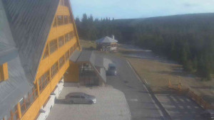 Sporthotel Kurzovní - Parkoviště a hlavní vchod - 14.12.2025 v 12:40 Sporthotel Kurzovní - Parkoviště a hlavní vchod - 14.12.2025 v 12:40