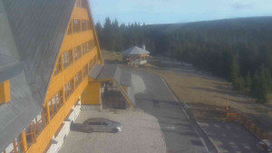 Sporthotel Kurzovní - Parkoviště a hlavní vchod - 14.12.2025 v 13:35 Sporthotel Kurzovní - Parkoviště a hlavní vchod - 14.12.2025 v 13:35