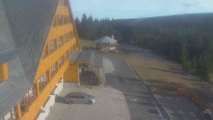 Sporthotel Kurzovní - Parkoviště a hlavní vchod - 14.12.2025 v 13:40 Sporthotel Kurzovní - Parkoviště a hlavní vchod - 14.12.2025 v 13:40