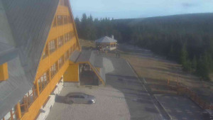 Sporthotel Kurzovní - Parkoviště a hlavní vchod - 14.12.2025 v 13:50 Sporthotel Kurzovní - Parkoviště a hlavní vchod - 14.12.2025 v 13:50