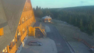 Sporthotel Kurzovní - Parkoviště a hlavní vchod - 14.12.2025 v 15:35 Sporthotel Kurzovní - Parkoviště a hlavní vchod - 14.12.2025 v 15:35