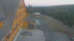 Sporthotel Kurzovní - Parkoviště a hlavní vchod - 14.12.2025 v 15:50 Sporthotel Kurzovní - Parkoviště a hlavní vchod - 14.12.2025 v 15:50