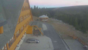 Sporthotel Kurzovní - Parkoviště a hlavní vchod - 14.12.2025 v 15:55 Sporthotel Kurzovní - Parkoviště a hlavní vchod - 14.12.2025 v 15:55